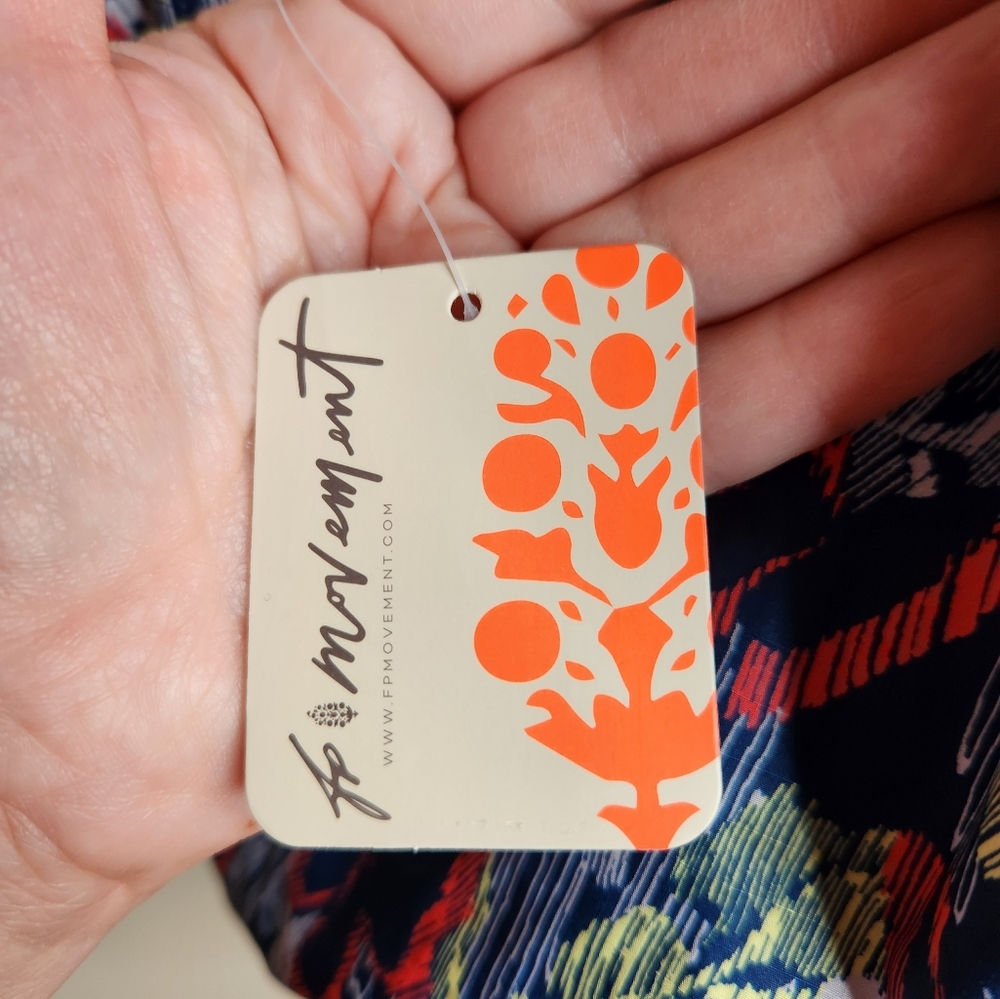 NEW Free People Movement Off The Grid Vest in Supernova Floral - Picture 6 of 13